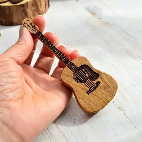 GUITWOOD-3831127656494-N-4__220626-21e06e81-3416-4c1e-905f-766ceaf0d118.webp