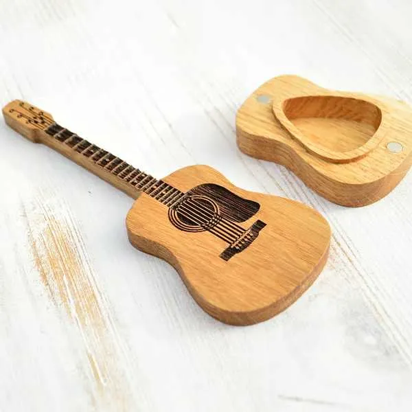GUITWOOD-3831127656494-N-5__220626-85168004-e9f1-40f2-9c3e-4549ce07cf0d.webp