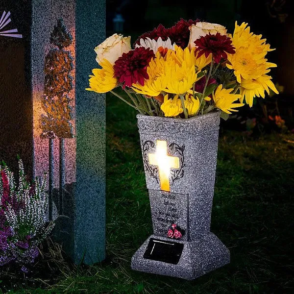 Zonnebegraafplaatsgedenkvaas | MEMOVAS